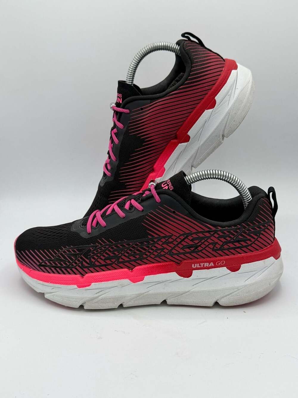 Skechers Max Cushioning Premier GORun Womens 8 Black Pink Running Shoes 17692
